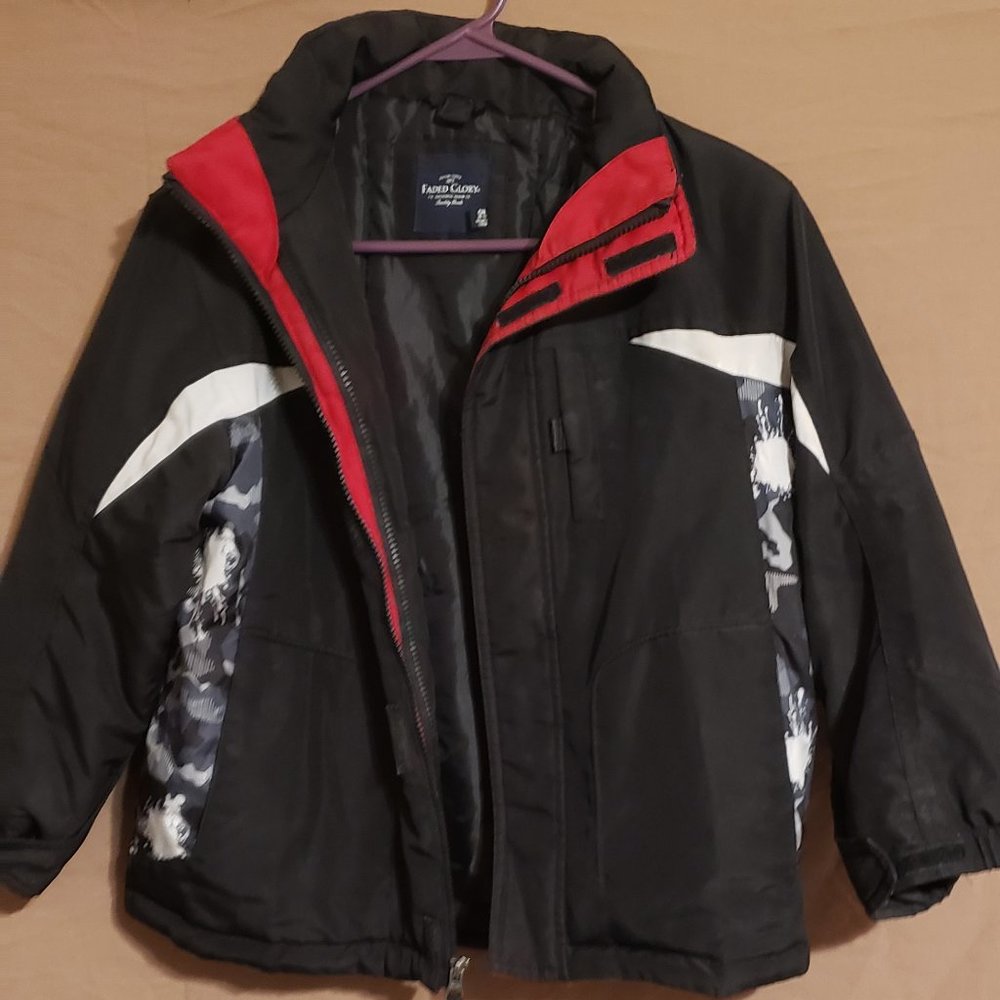 Faded Glory, Winter Coat w/Hood, Black/Gray/White Camo design, Size Small (6-7)